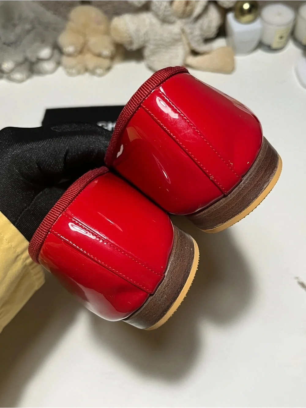 CHANEL Red Patent Leather Ballet Flats with CC Emblem